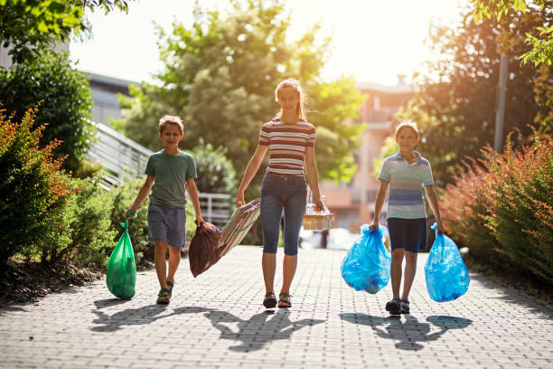 Best Yard Waste Removal  in Lindenhurst, IL